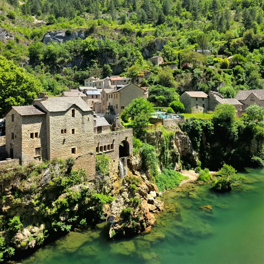 Sainte-Enimie : le joyau des gorges du Tarn